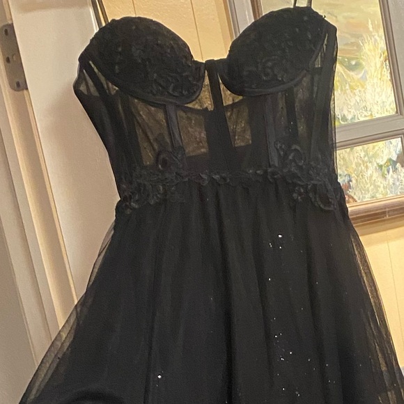 A-line Sweetheart Spaghetti Straps Sweep Train Tulle Glitter With Appliqued - Picture 4 of 8